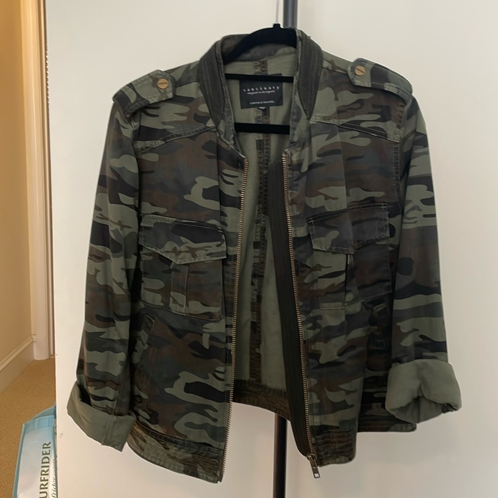 Sanctuary Camo zip up jacket
